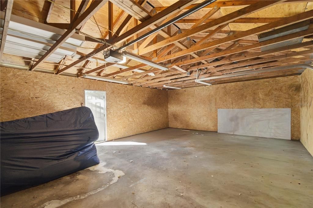 For Rent: $3,000 (4 beds, 2 baths, 2784 Square Feet)
