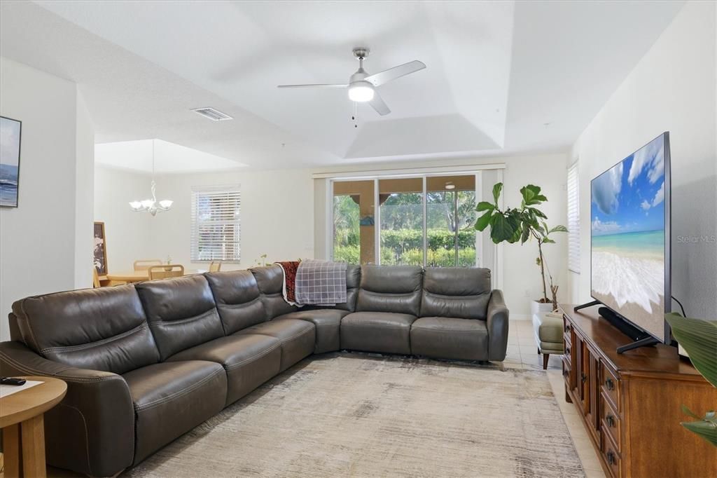 For Sale: $399,900 (3 beds, 2 baths, 2149 Square Feet)
