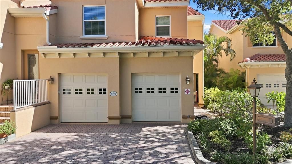 For Sale: $399,900 (3 beds, 2 baths, 2149 Square Feet)