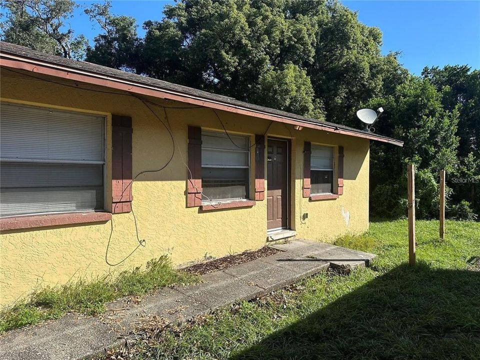 For Rent: $1,395 (3 beds, 1 baths, 857.5 Square Feet)