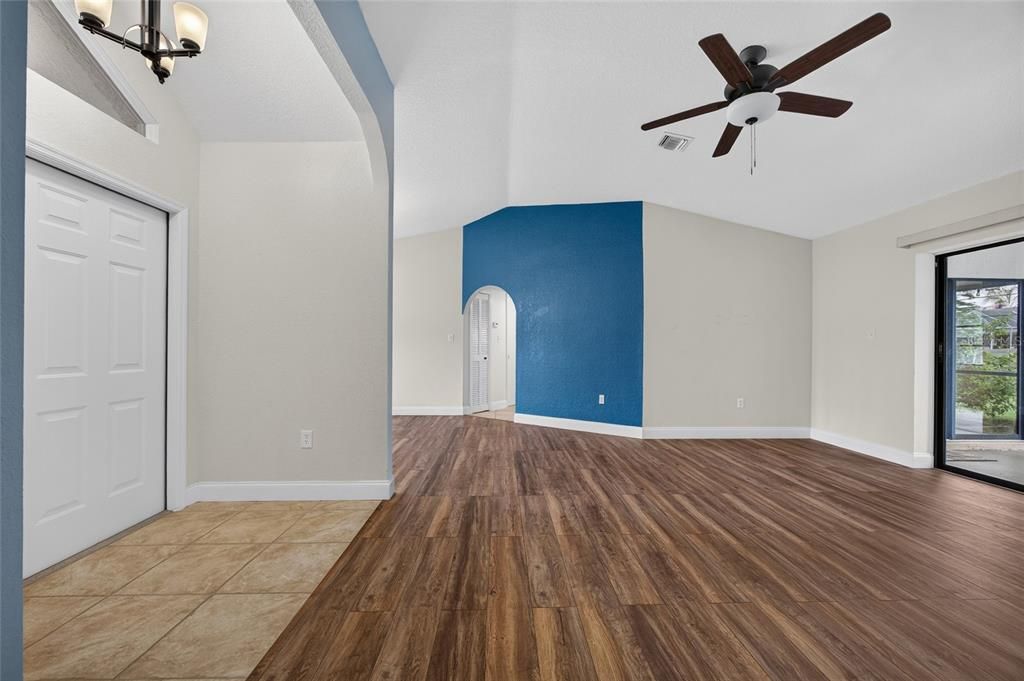 For Sale: $299,900 (3 beds, 2 baths, 1996 Square Feet)