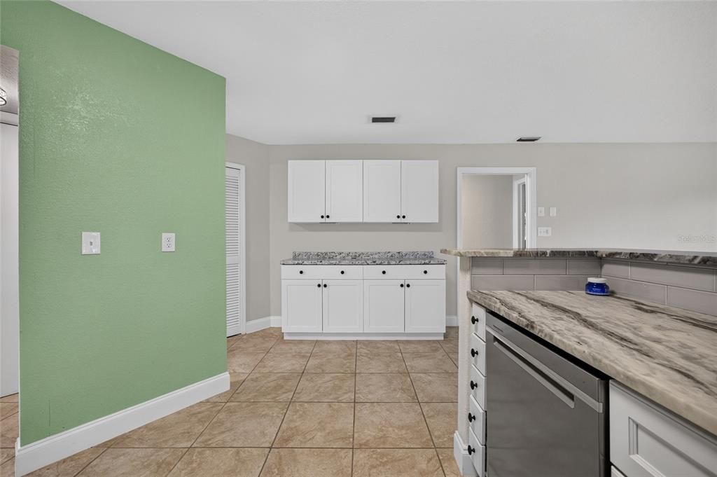 For Sale: $299,900 (3 beds, 2 baths, 1996 Square Feet)