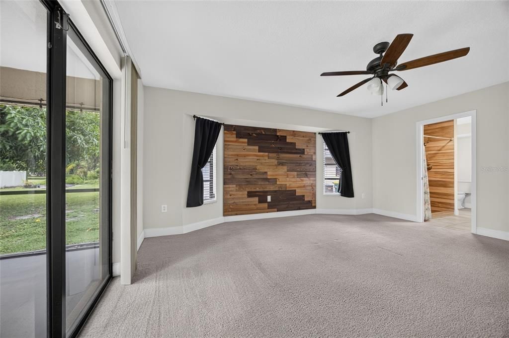 For Sale: $299,900 (3 beds, 2 baths, 1996 Square Feet)