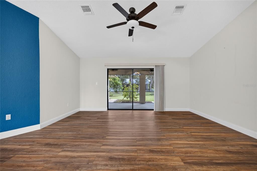 For Sale: $299,900 (3 beds, 2 baths, 1996 Square Feet)