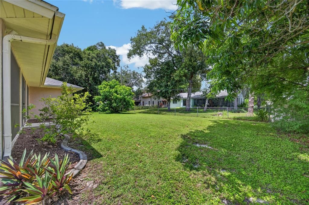 For Sale: $299,900 (3 beds, 2 baths, 1996 Square Feet)