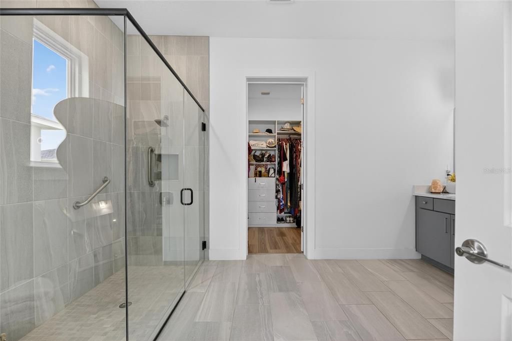 En Renta: $4,450 (4 camas, 3 baños, 2497 Pies cuadrados)