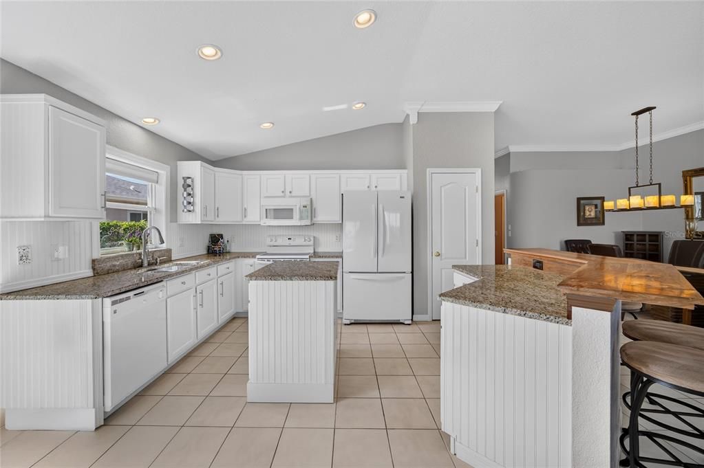 For Sale: $350,000 (3 beds, 2 baths, 1851 Square Feet)