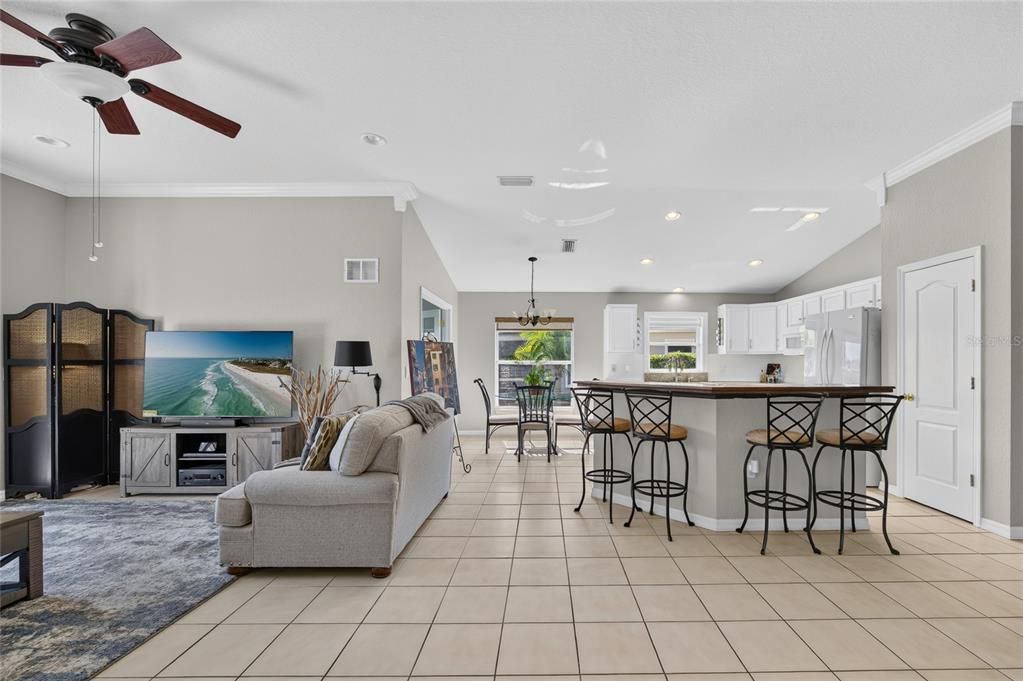 For Sale: $350,000 (3 beds, 2 baths, 1851 Square Feet)