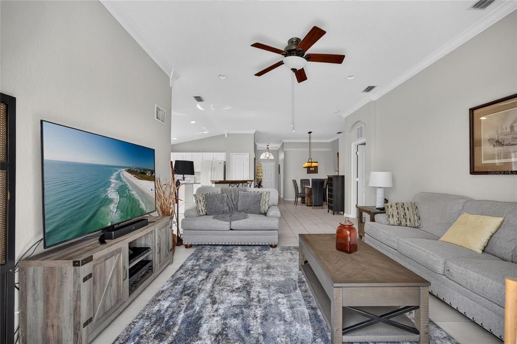 For Sale: $350,000 (3 beds, 2 baths, 1851 Square Feet)