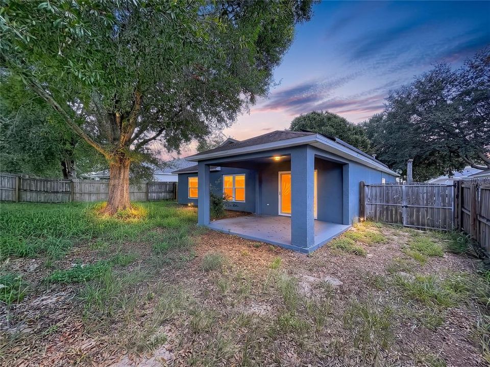 En Venta: $325,000 (3 camas, 2 baños, 1600 Pies cuadrados)