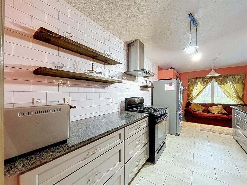 En Venta: $325,000 (3 camas, 2 baños, 1600 Pies cuadrados)