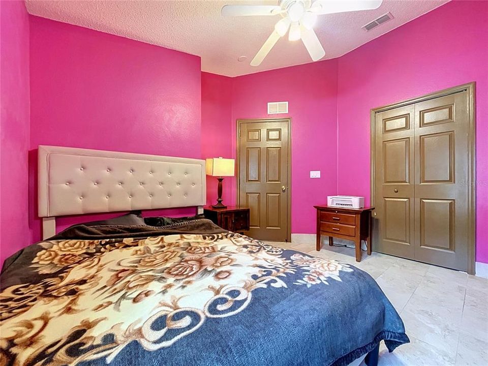 En Venta: $325,000 (3 camas, 2 baños, 1600 Pies cuadrados)