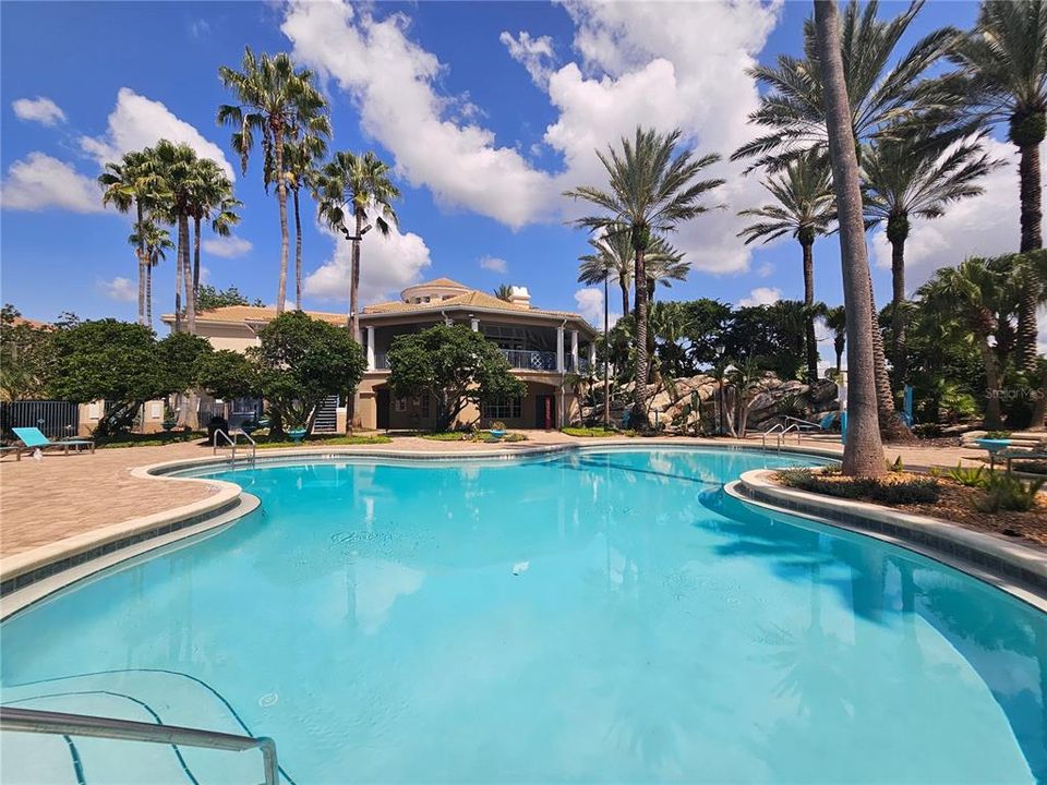 For Rent: $1,390 (1 beds, 1 baths, 842 Square Feet)