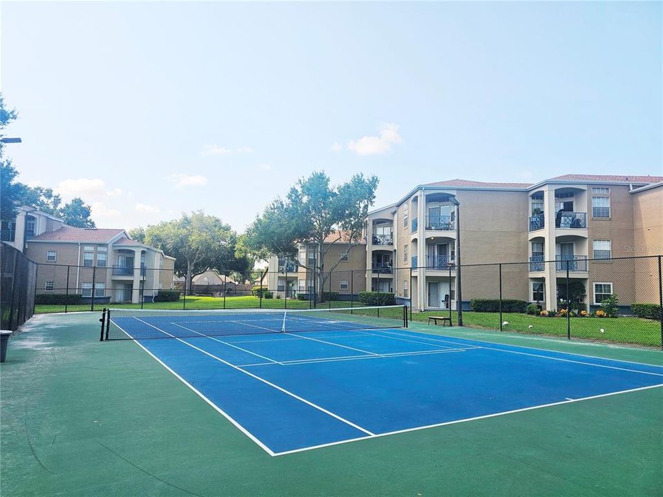 For Rent: $1,390 (1 beds, 1 baths, 842 Square Feet)