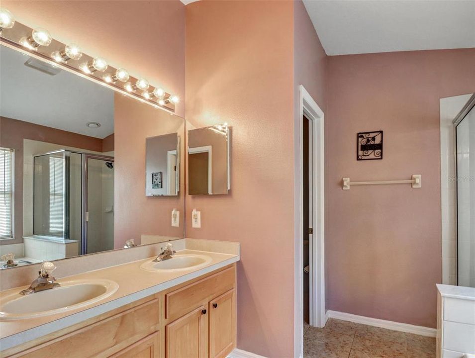 For Sale: $489,900 (3 beds, 2 baths, 1860 Square Feet)