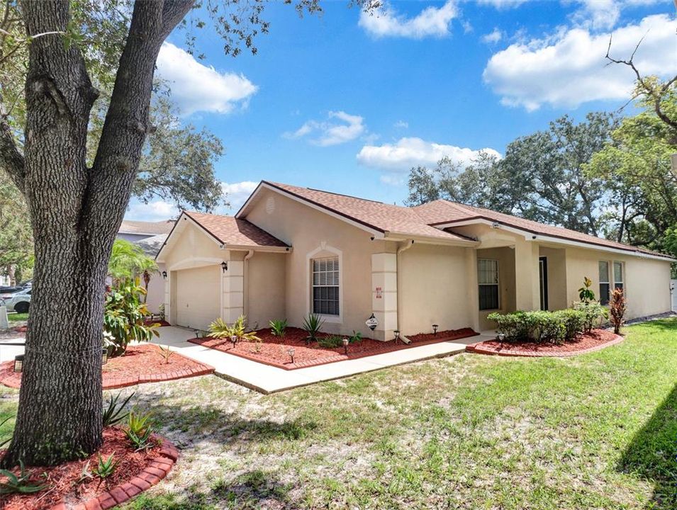 For Sale: $489,900 (3 beds, 2 baths, 1860 Square Feet)