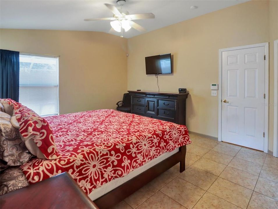 For Sale: $489,900 (3 beds, 2 baths, 1860 Square Feet)