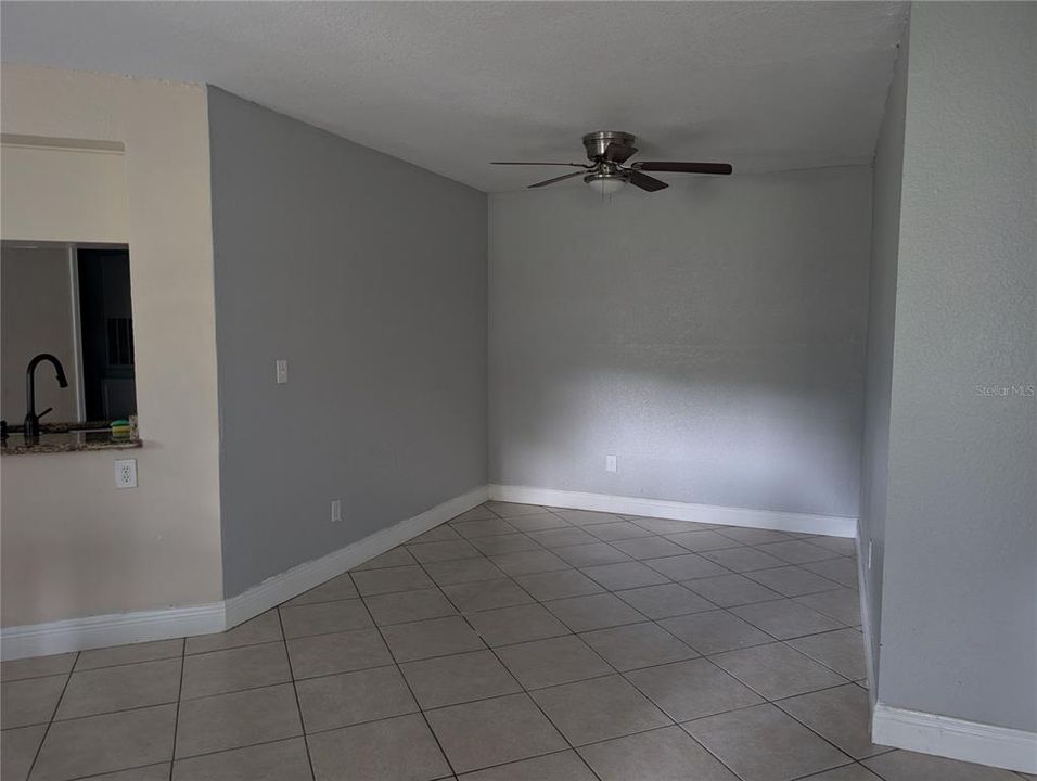 For Sale: $190,000 (2 beds, 2 baths, 1007 Square Feet)