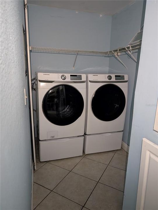 For Sale: $250,000 (2 beds, 2 baths, 1007 Square Feet)