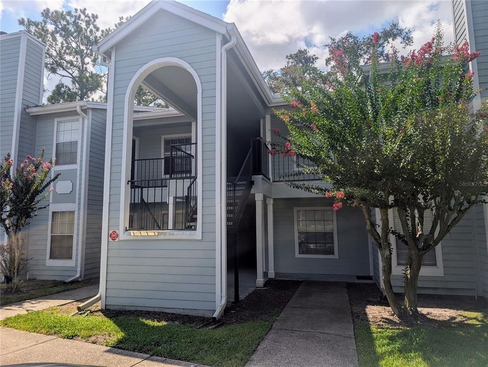 For Sale: $250,000 (2 beds, 2 baths, 1007 Square Feet)