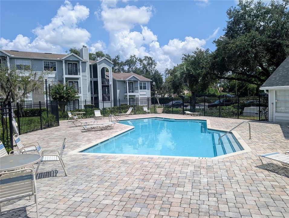 For Sale: $190,000 (2 beds, 2 baths, 1007 Square Feet)