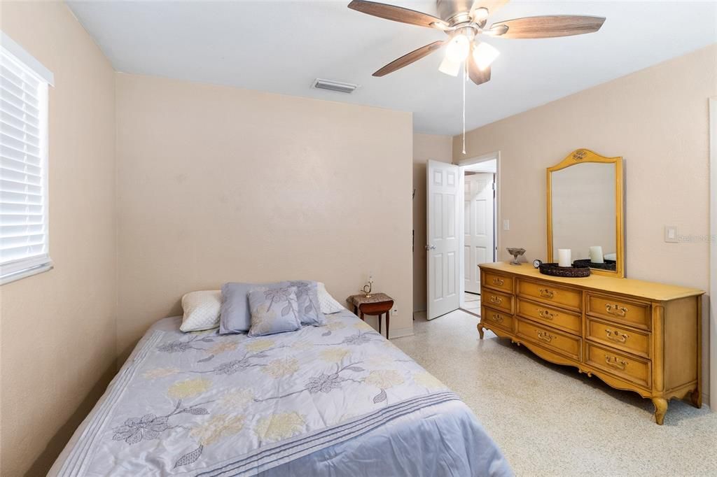 En Venta: $749,000 (3 camas, 2 baños, 2190 Pies cuadrados)