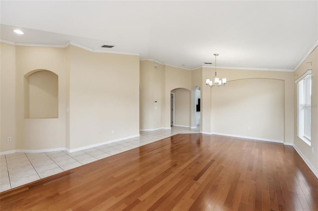В аренду: $2,600 (4 спален, 2 ванн, 2063 Квадратных фут)