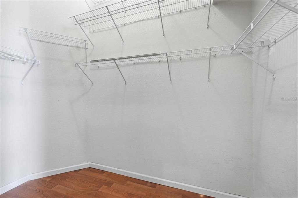 В аренду: $2,600 (4 спален, 2 ванн, 2063 Квадратных фут)