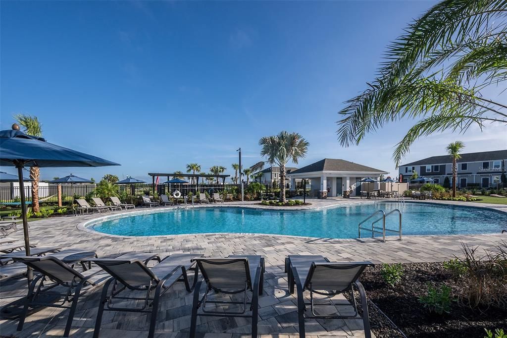For Sale: $205,000 (2 beds, 2 baths, 1087 Square Feet)