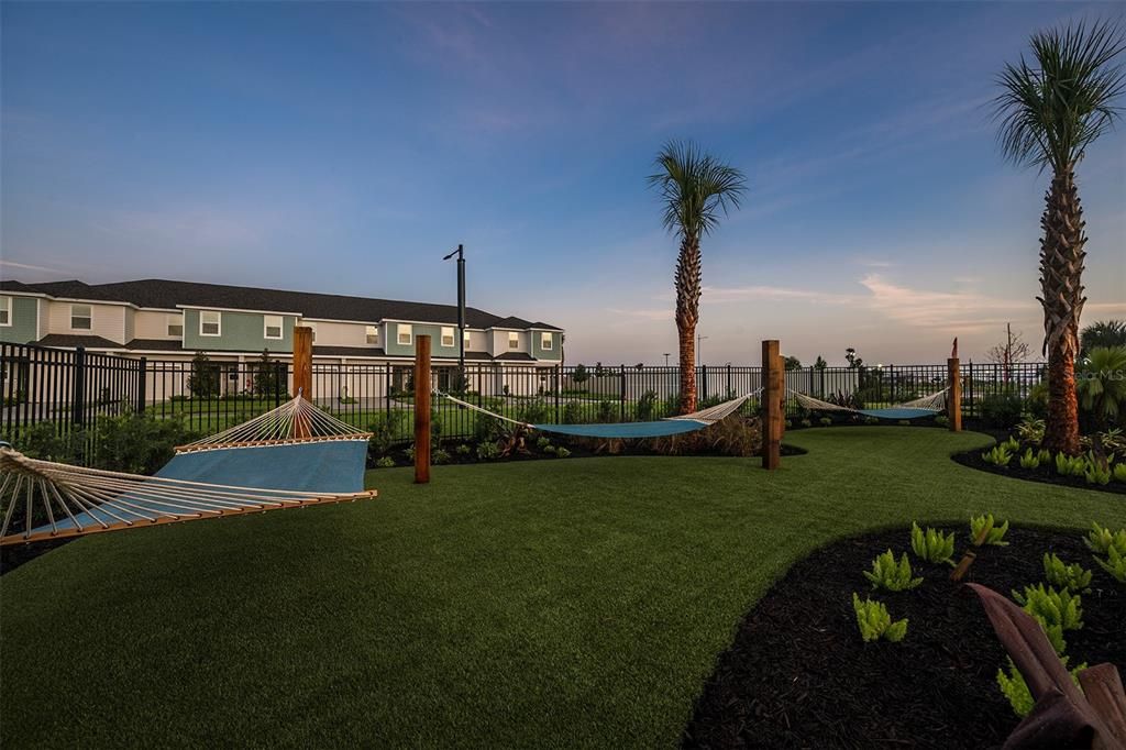 For Sale: $205,000 (2 beds, 2 baths, 1087 Square Feet)