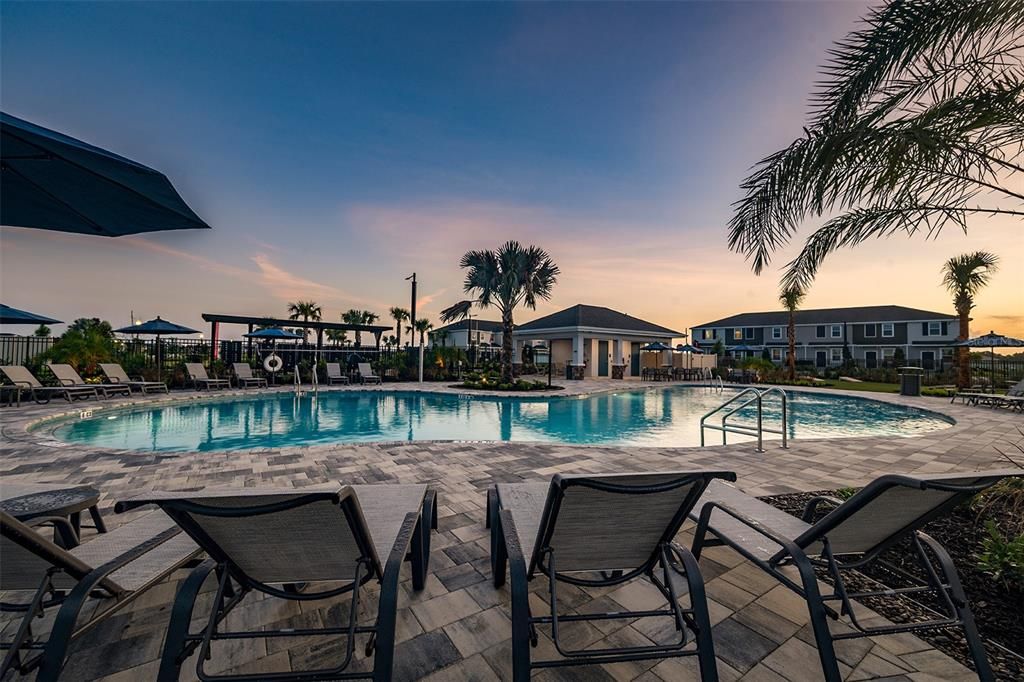 For Sale: $205,000 (2 beds, 2 baths, 1087 Square Feet)