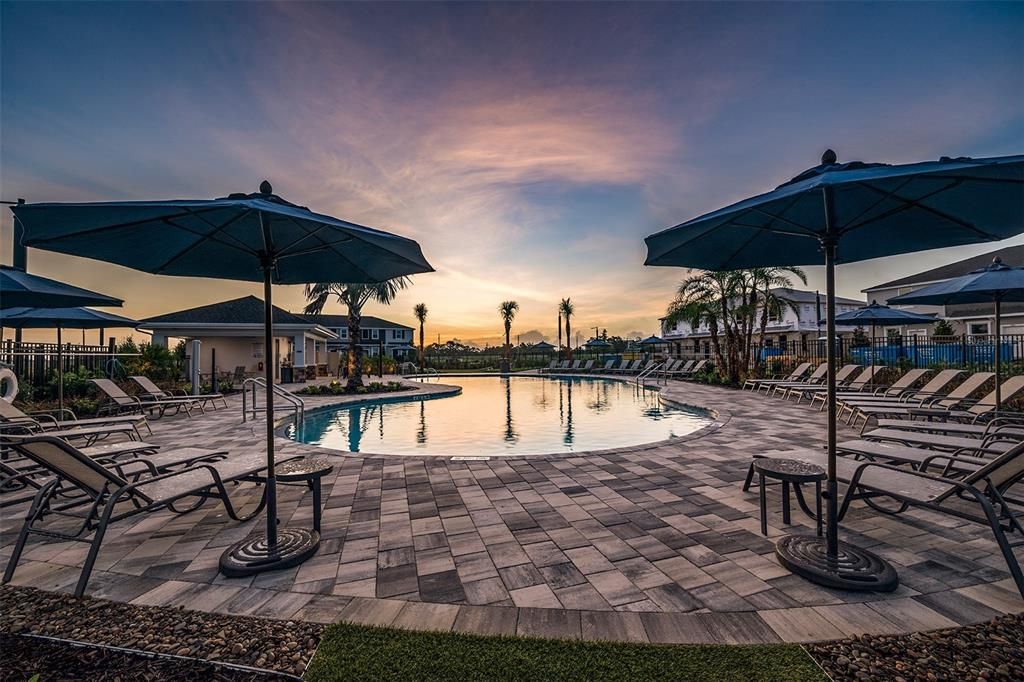 For Sale: $205,000 (2 beds, 2 baths, 1087 Square Feet)
