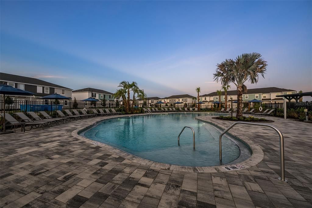 For Sale: $205,000 (2 beds, 2 baths, 1087 Square Feet)