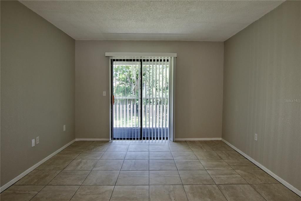 For Sale: $129,999 (2 beds, 1 baths, 960 Square Feet)