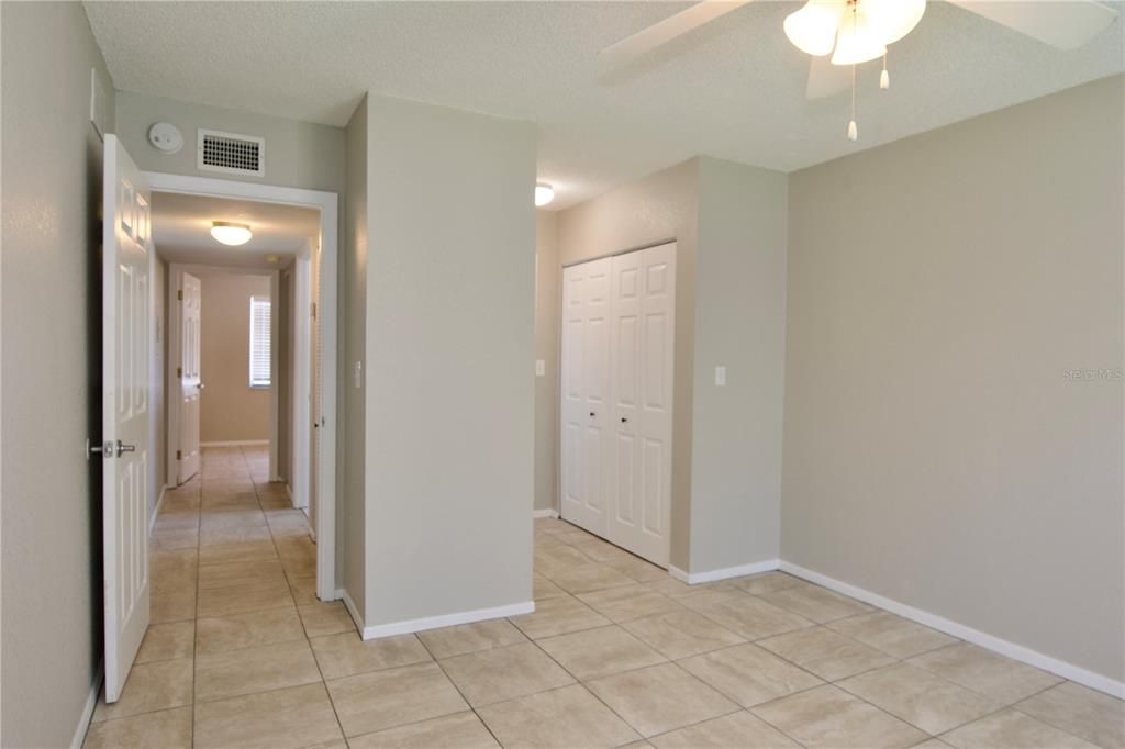 For Sale: $129,999 (2 beds, 1 baths, 960 Square Feet)