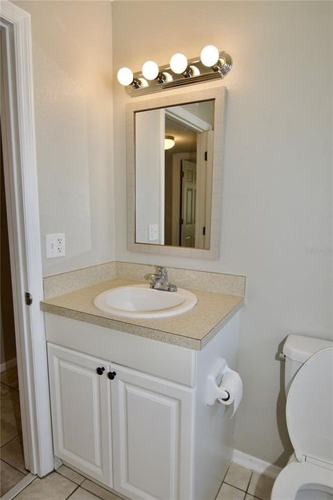 For Sale: $129,999 (2 beds, 1 baths, 960 Square Feet)