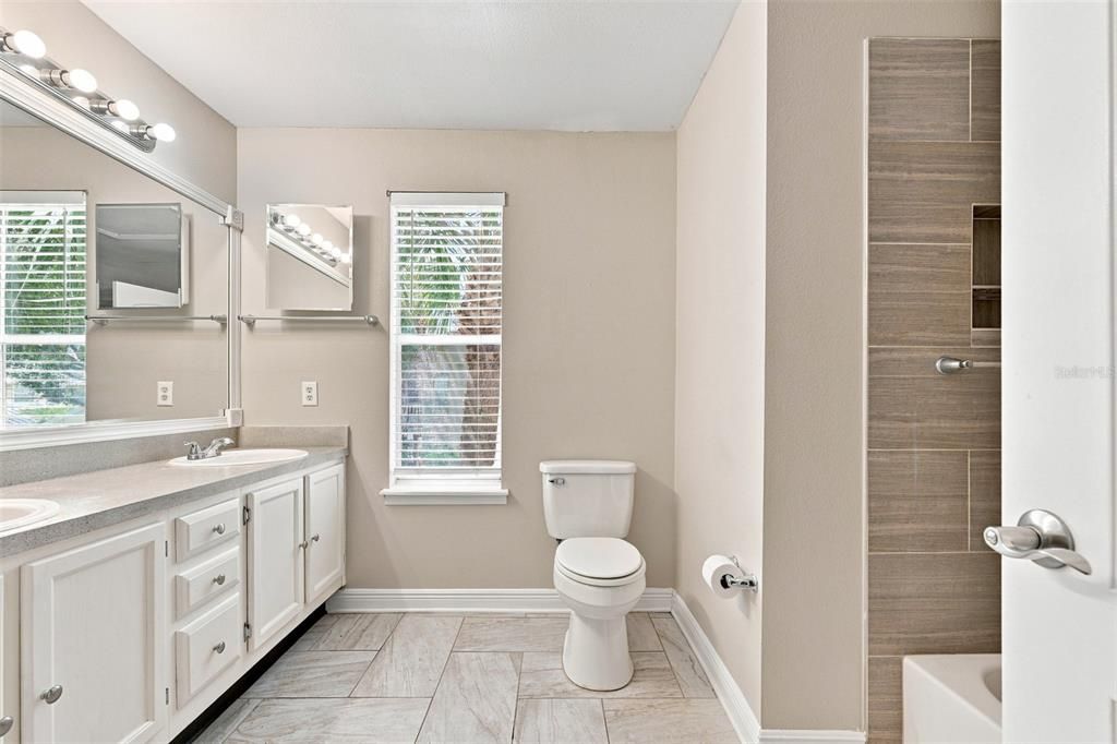 For Sale: $285,000 (3 beds, 2 baths, 1690 Square Feet)