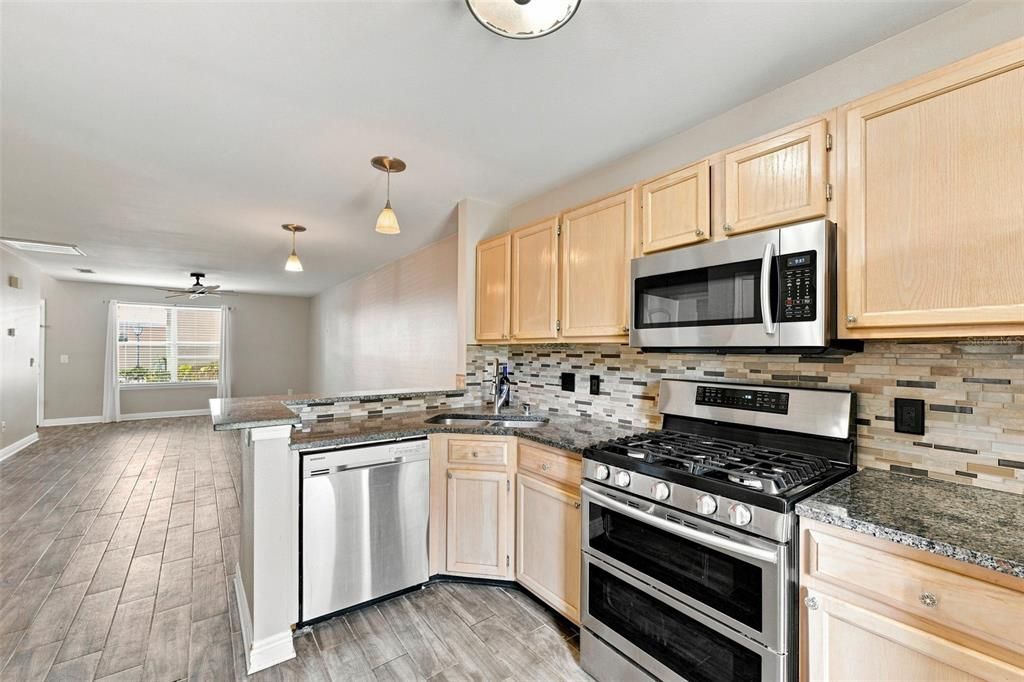 For Sale: $285,000 (3 beds, 2 baths, 1690 Square Feet)