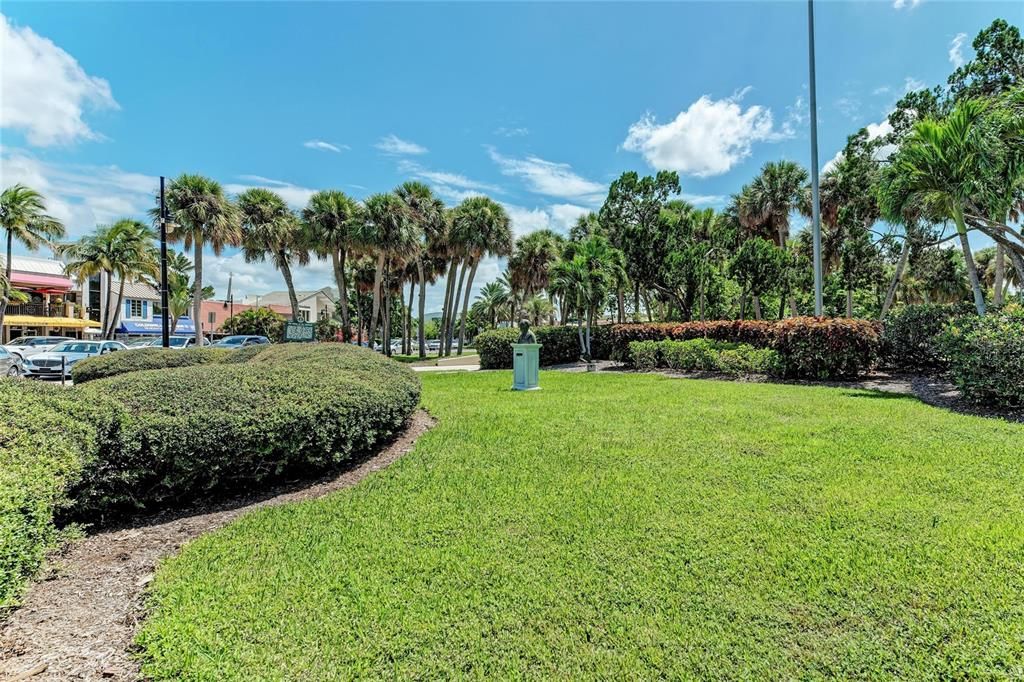For Sale: $875,000 (3 beds, 2 baths, 1323 Square Feet)
