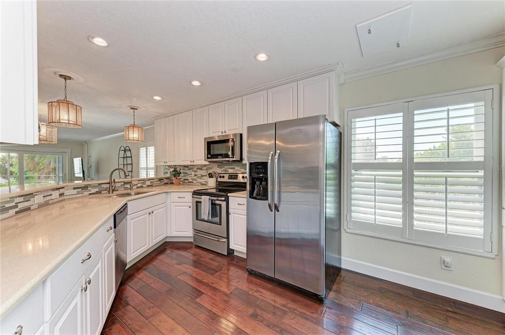 For Sale: $875,000 (3 beds, 2 baths, 1323 Square Feet)