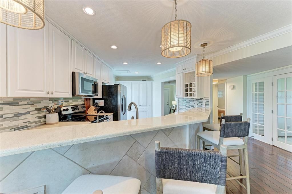 For Sale: $875,000 (3 beds, 2 baths, 1323 Square Feet)