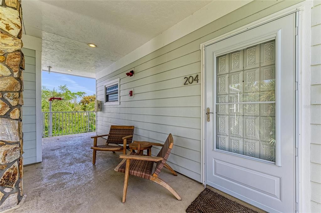 For Sale: $875,000 (3 beds, 2 baths, 1323 Square Feet)