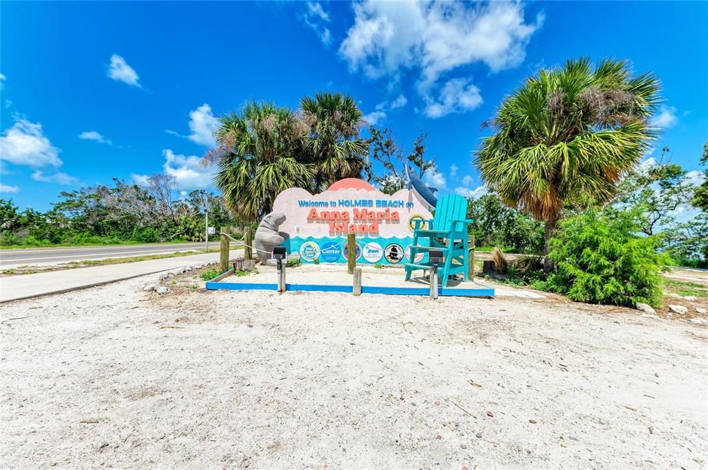For Sale: $875,000 (3 beds, 2 baths, 1323 Square Feet)