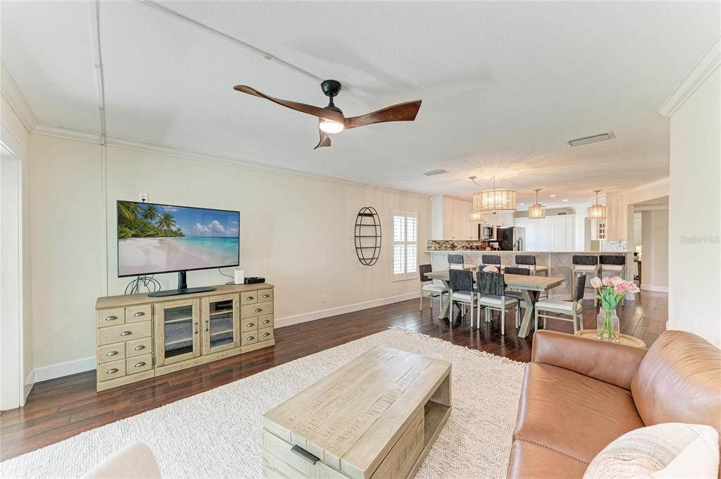 For Sale: $875,000 (3 beds, 2 baths, 1323 Square Feet)