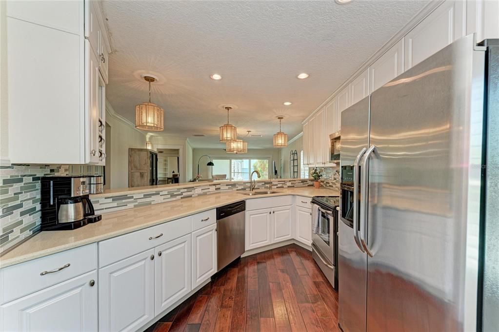 For Sale: $875,000 (3 beds, 2 baths, 1323 Square Feet)
