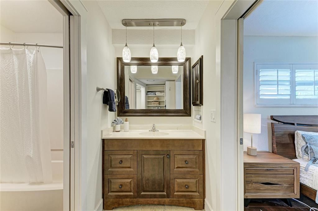 For Sale: $875,000 (3 beds, 2 baths, 1323 Square Feet)