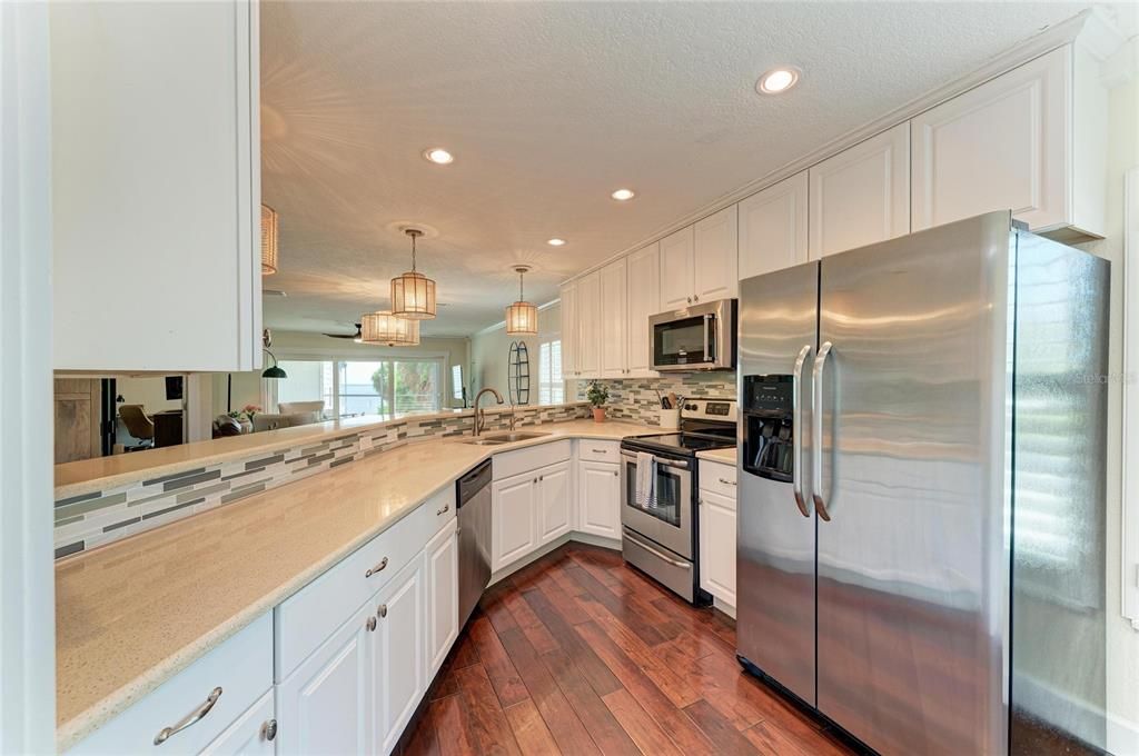 For Sale: $875,000 (3 beds, 2 baths, 1323 Square Feet)