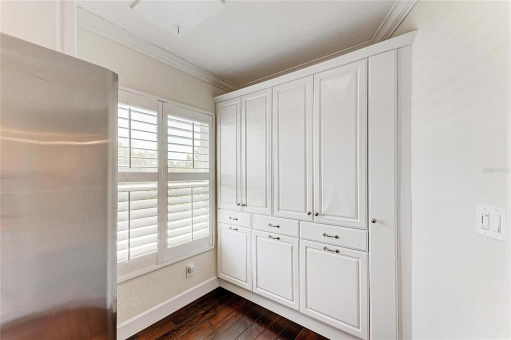 For Sale: $875,000 (3 beds, 2 baths, 1323 Square Feet)