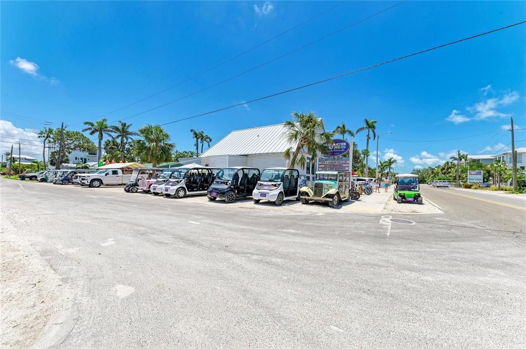 For Sale: $875,000 (3 beds, 2 baths, 1323 Square Feet)
