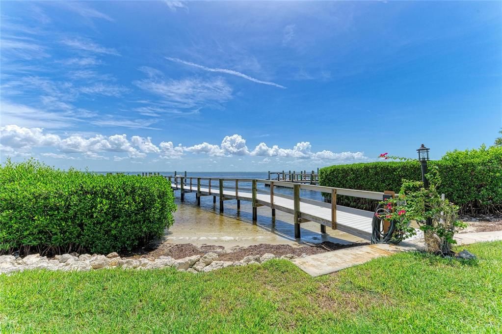 For Sale: $875,000 (3 beds, 2 baths, 1323 Square Feet)